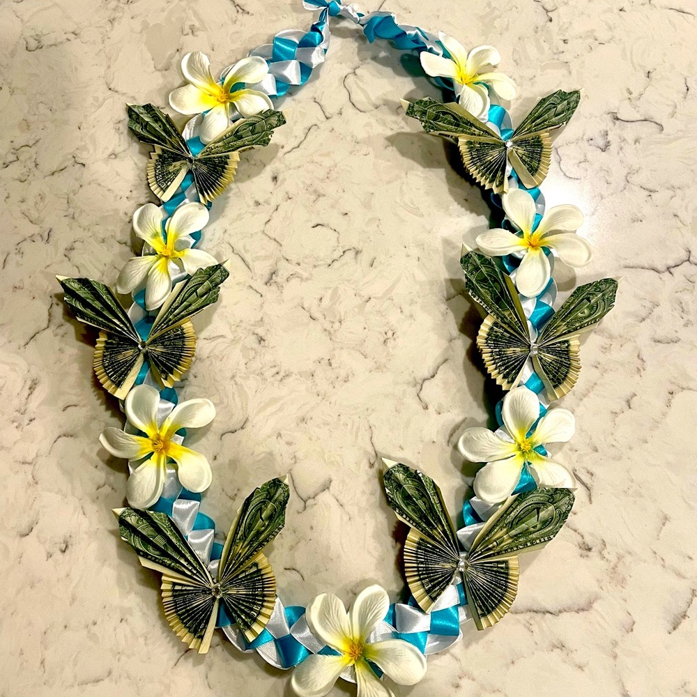 - Custom/Personalized Graduation Money Lei, BIrthday/Special Occasion Lei